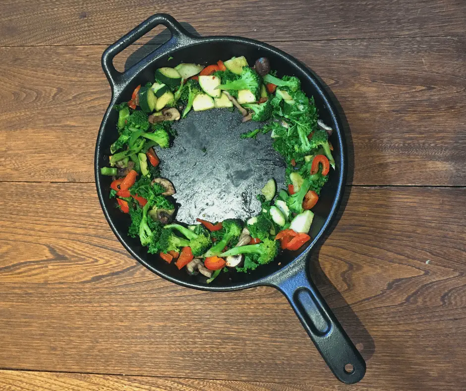 Cast Iron pan essential for your minimalist kitchen list