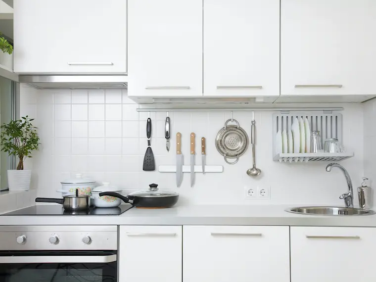 How-To Maximize Space in a Small Kitchen — etúHOME